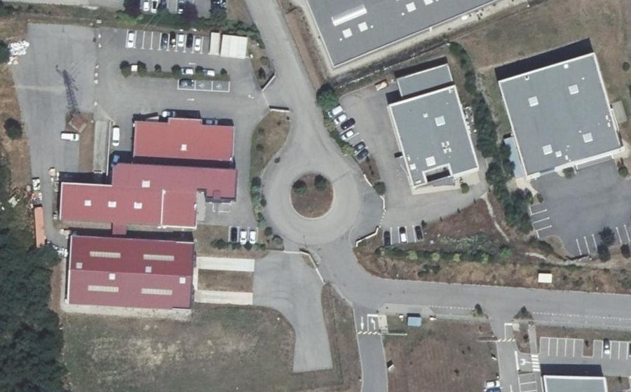 Vue aérienne du Rond-point anonyme n°795377398