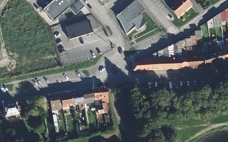 Vue aérienne du Rond-point anonyme n°795393265