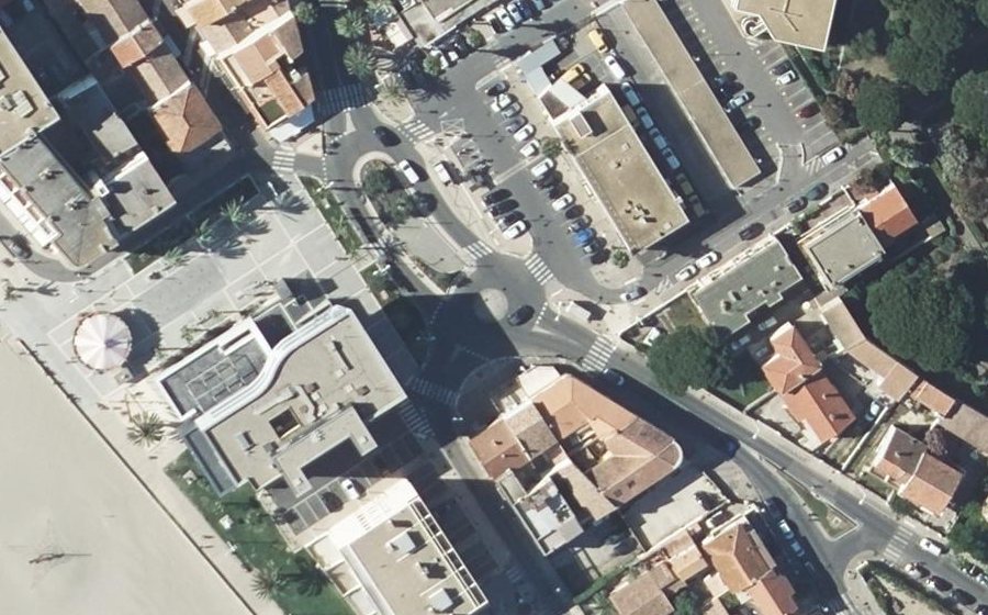Vue aérienne du Rond-point anonyme n°795571878
