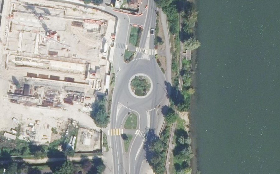 Vue aérienne du Rond-point anonyme n°795636115
