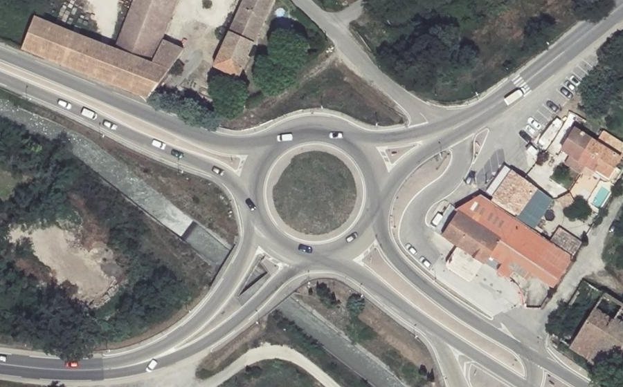 Vue aérienne du Rond-point anonyme n°795742068