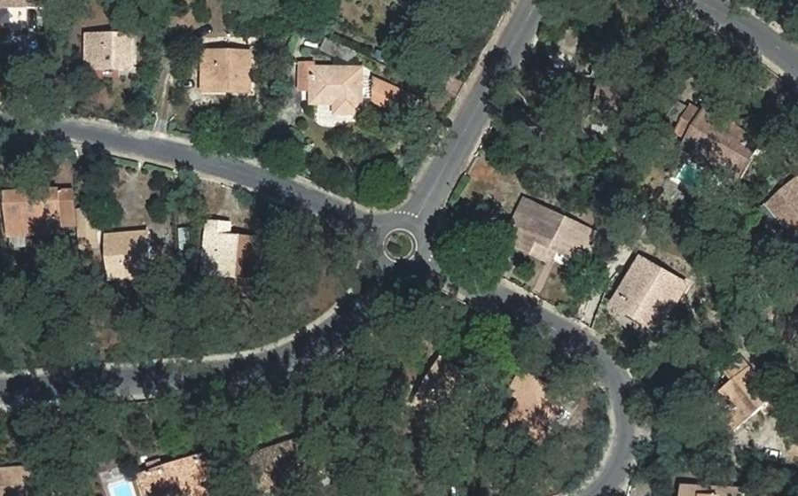 Vue aérienne du Rond-point anonyme n°795808936