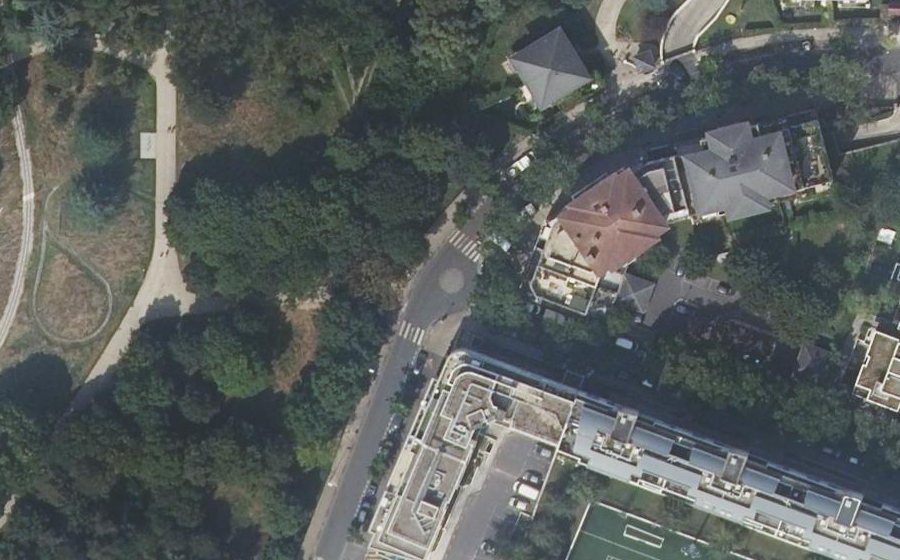 Vue aérienne du Rond-point anonyme n°796553845
