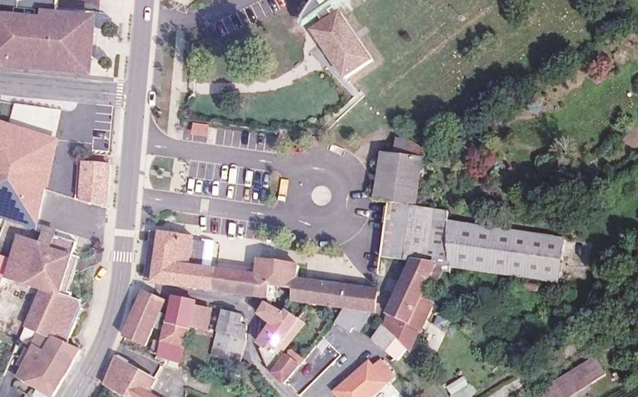 Vue aérienne du Rond-point anonyme n°797379575