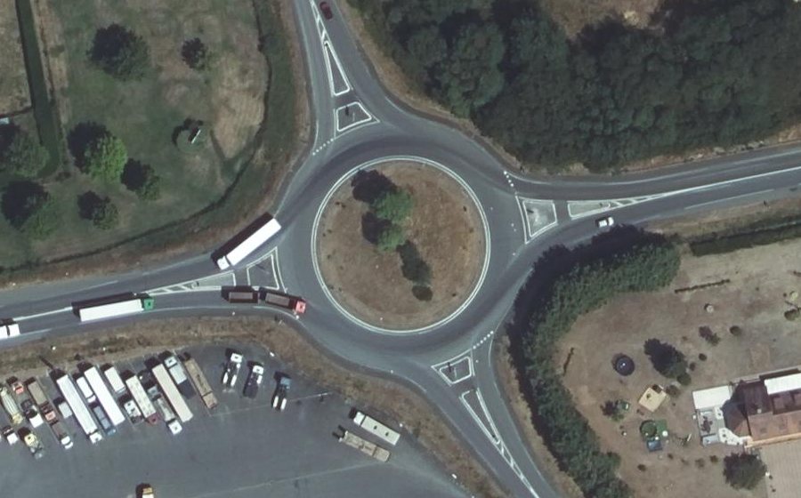 Vue aérienne du Rond-point anonyme n°7976210