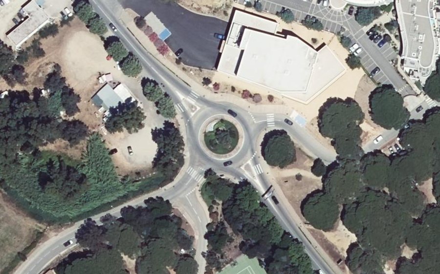 Vue aérienne du Rond-point anonyme n°7979894