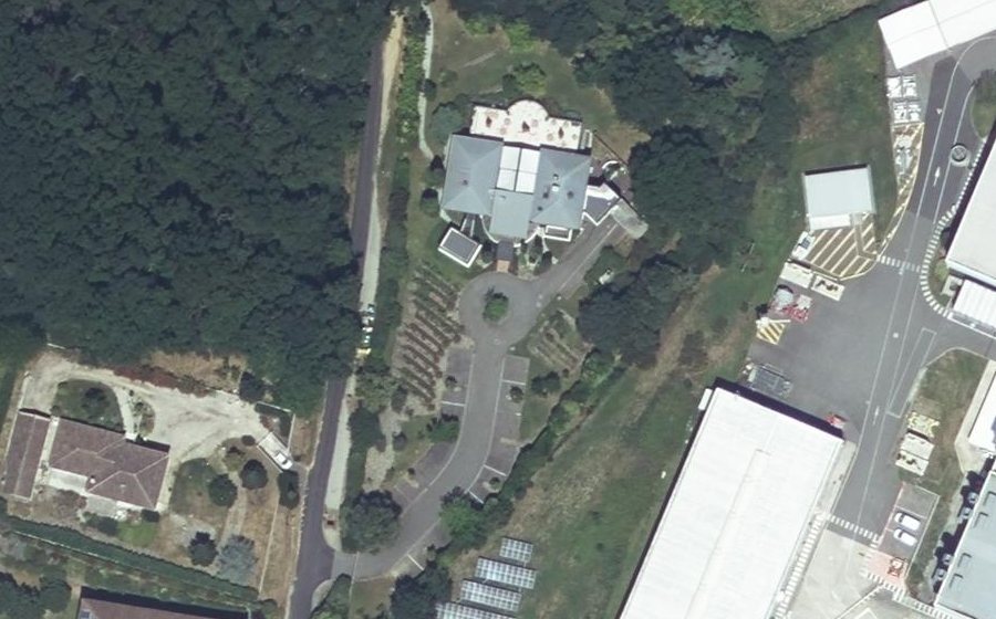 Vue aérienne du Rond-point anonyme n°798154440