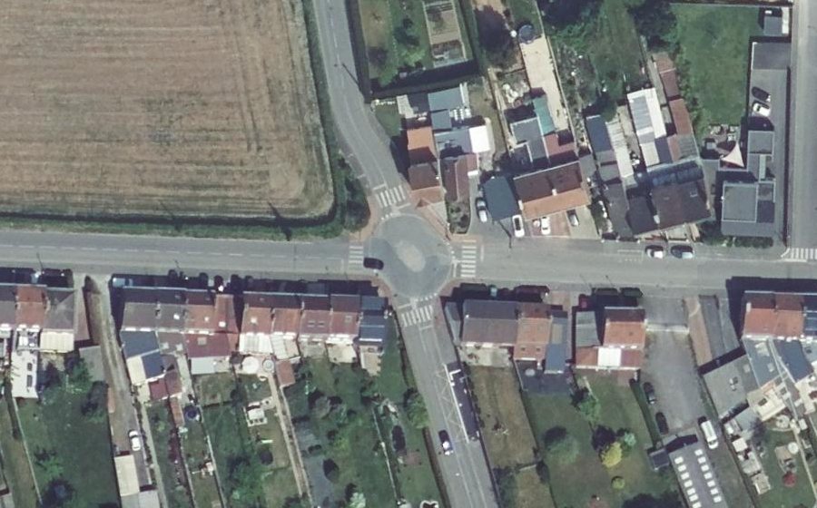 Vue aérienne du Rond-point anonyme n°798435056