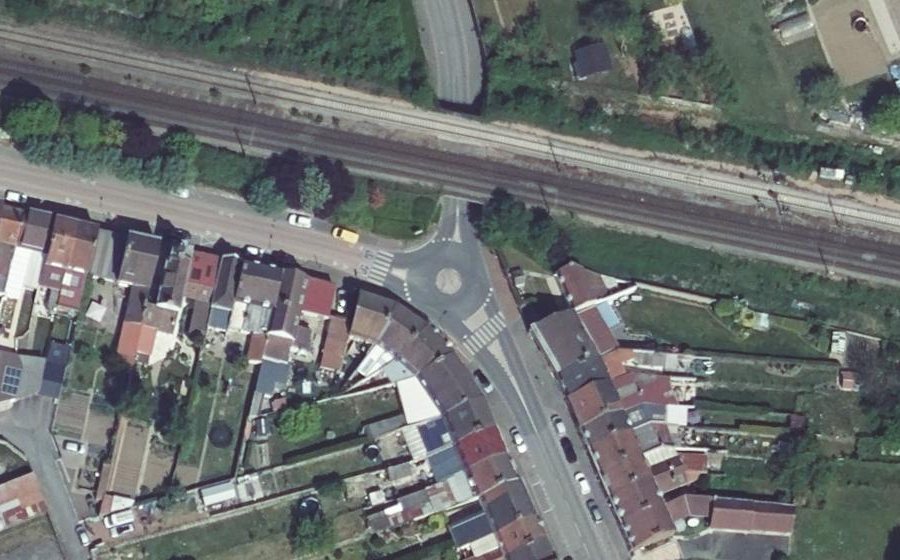 Vue aérienne du Rond-point anonyme n°798435057