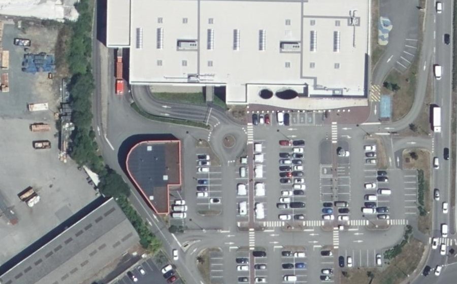 Vue aérienne du Rond-point anonyme n°798449582