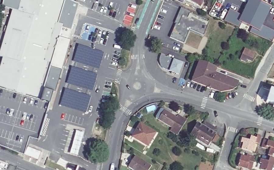 Vue aérienne du Rond-point anonyme n°798454868