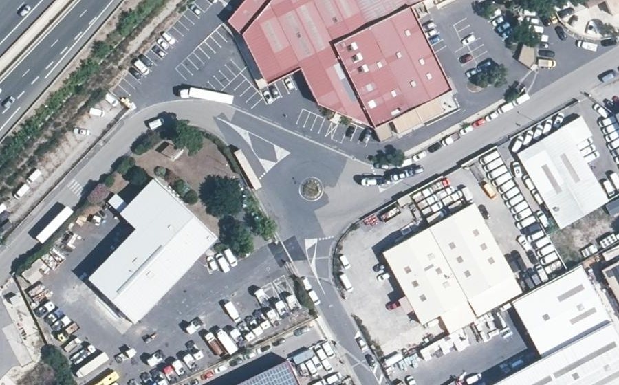 Vue aérienne du Rond-point anonyme n°79851132