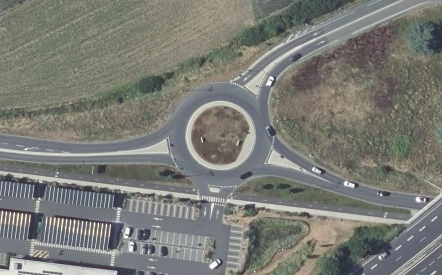 Vue aérienne du Rond-point anonyme n°798511824