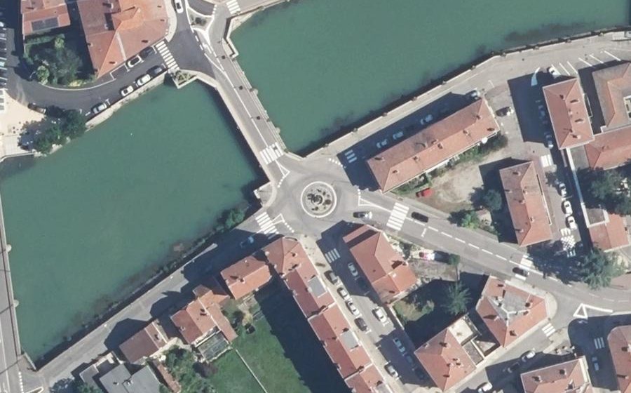 Vue aérienne du Rond-point anonyme n°7987385