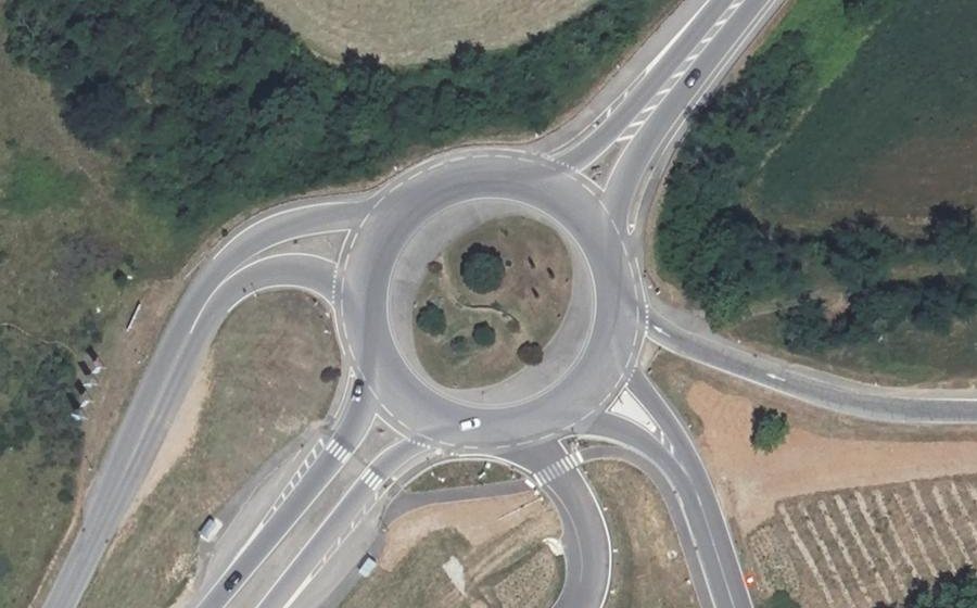 Vue aérienne du Rond-point anonyme n°7987436