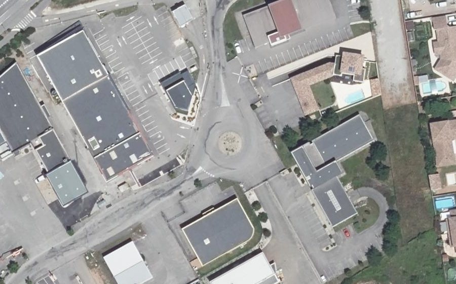 Vue aérienne du Rond-point anonyme n°7987718