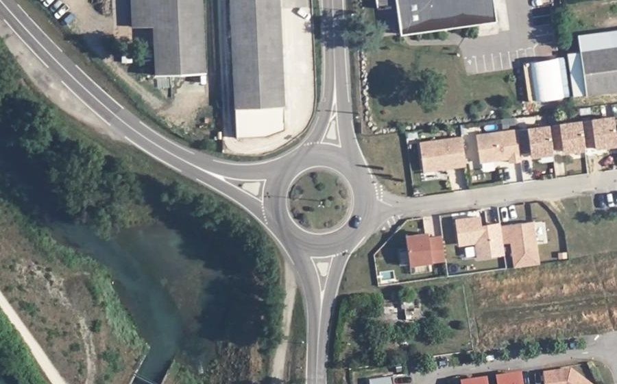 Vue aérienne du Rond-point anonyme n°7987908