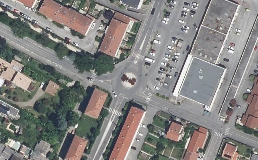 Vue aérienne du Rond-point anonyme n°7988164