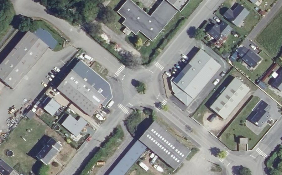 Vue aérienne du Rond-point anonyme n°799173459
