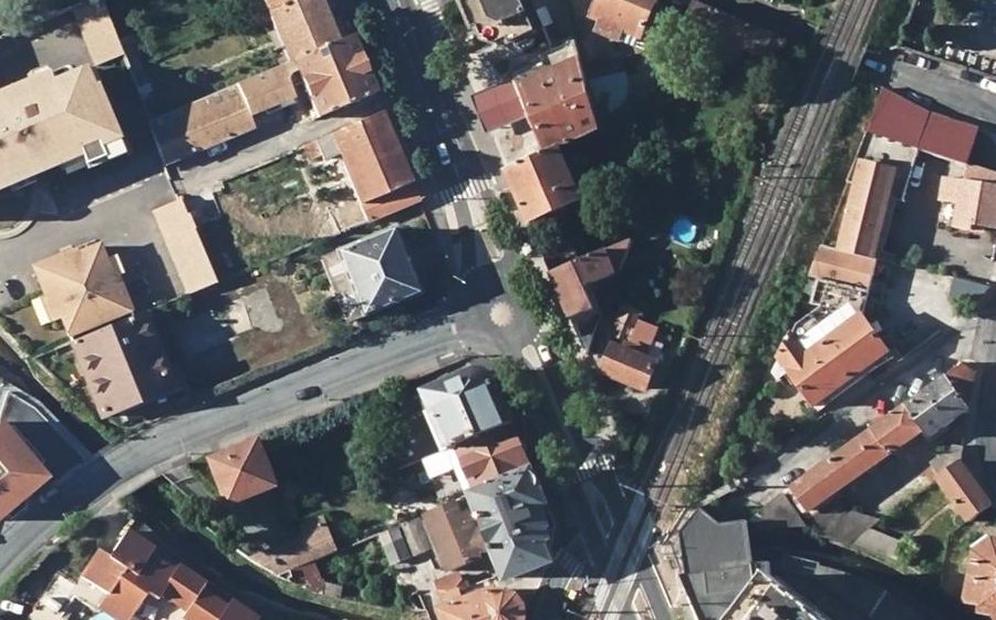 Vue aérienne du Rond-point anonyme n°799254112