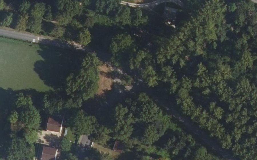 Vue aérienne du Rond-point anonyme n°79928529