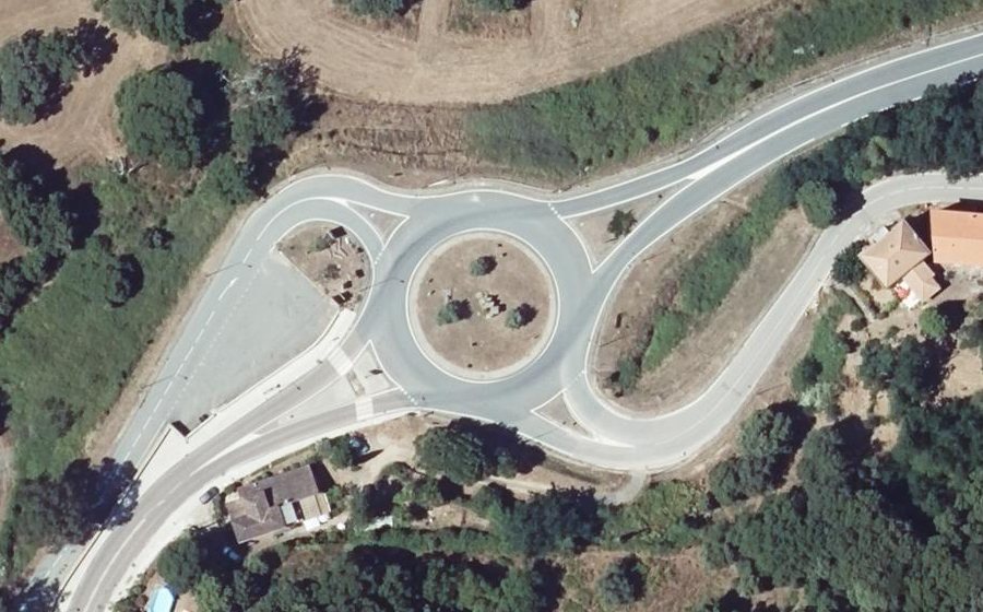 Vue aérienne du Rond-point anonyme n°7997247