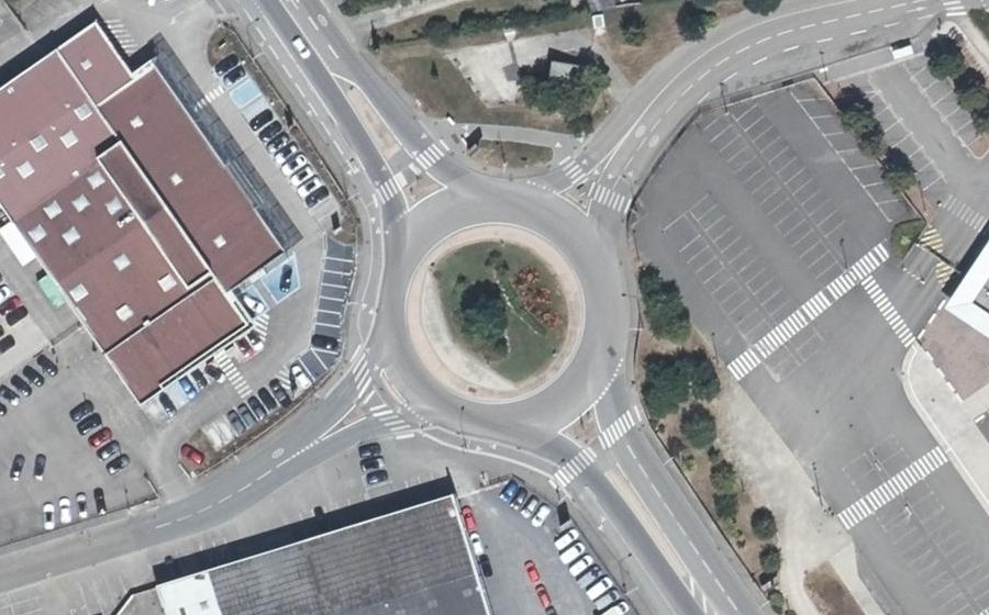 Vue aérienne du Rond-point anonyme n°7999205