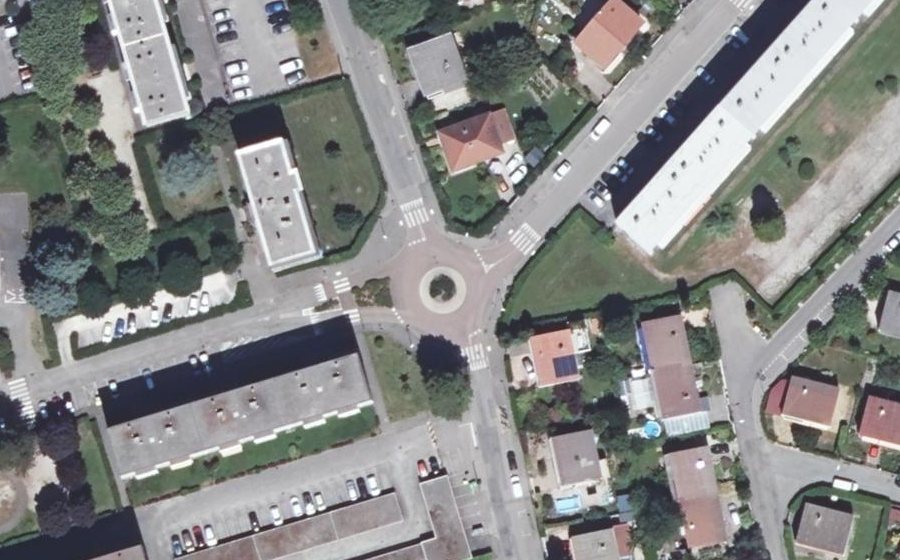 Vue aérienne du Rond-point anonyme n°8015794
