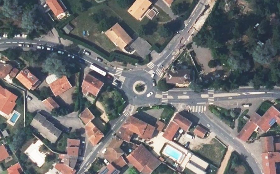 Vue aérienne du Rond-point anonyme n°80181364