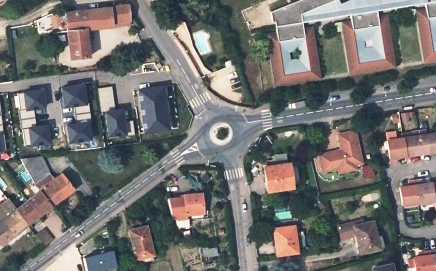 Vue aérienne du Rond-point anonyme n°80181369