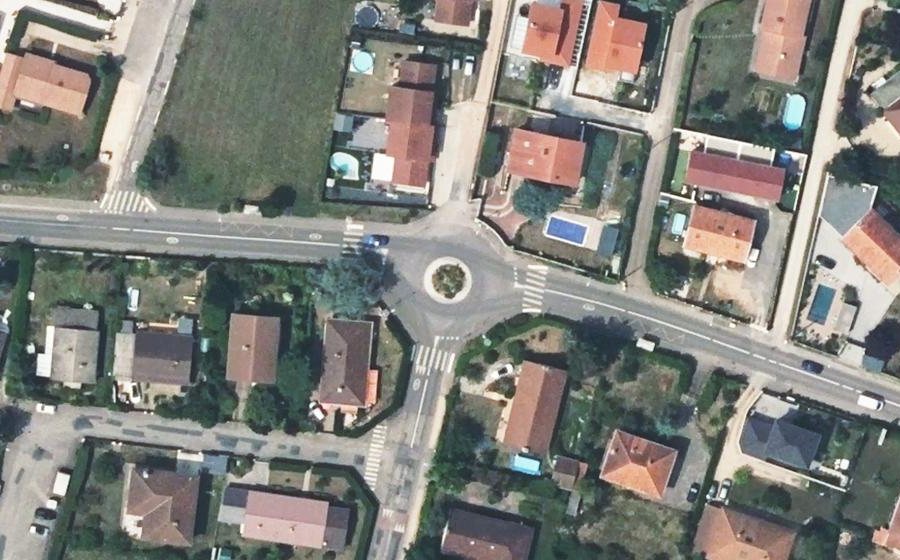 Vue aérienne du Rond-point anonyme n°80181378