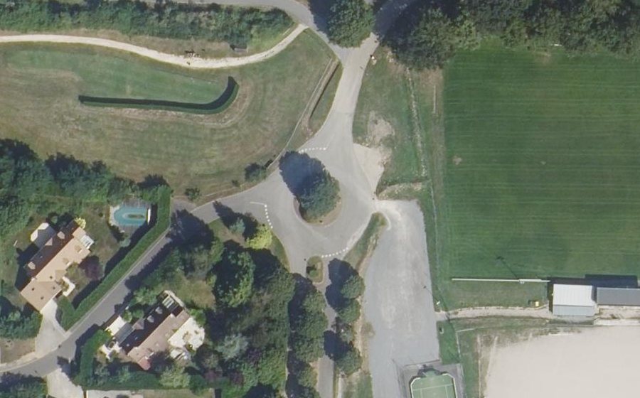 Vue aérienne du Rond-point anonyme n°80190363