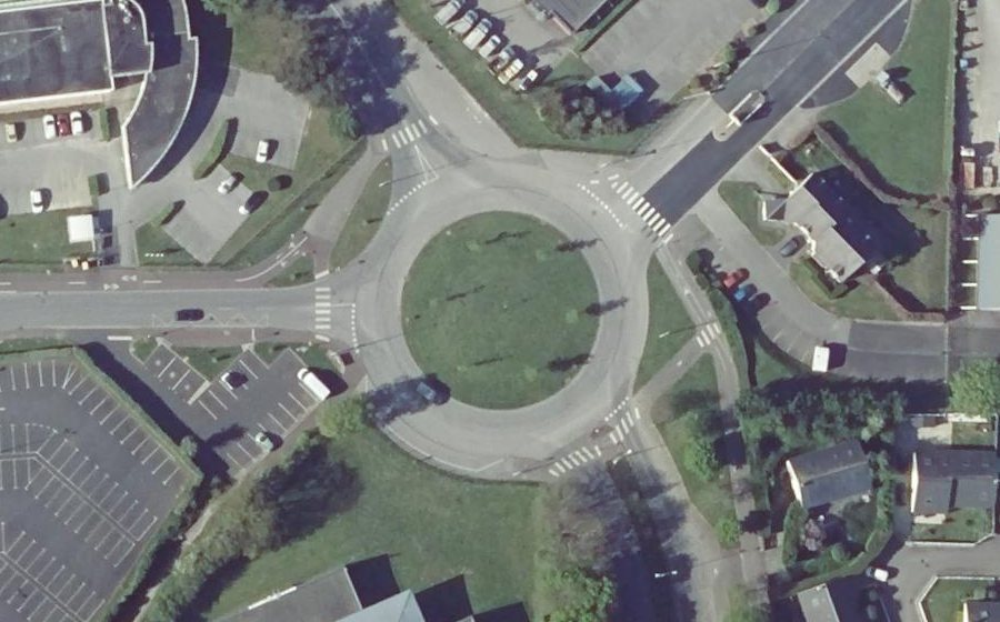 Vue aérienne du Rond-point anonyme n°802007945