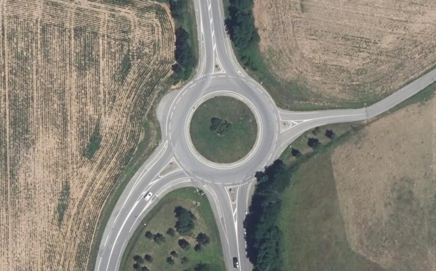 Vue aérienne du Rond-point anonyme n°8020290