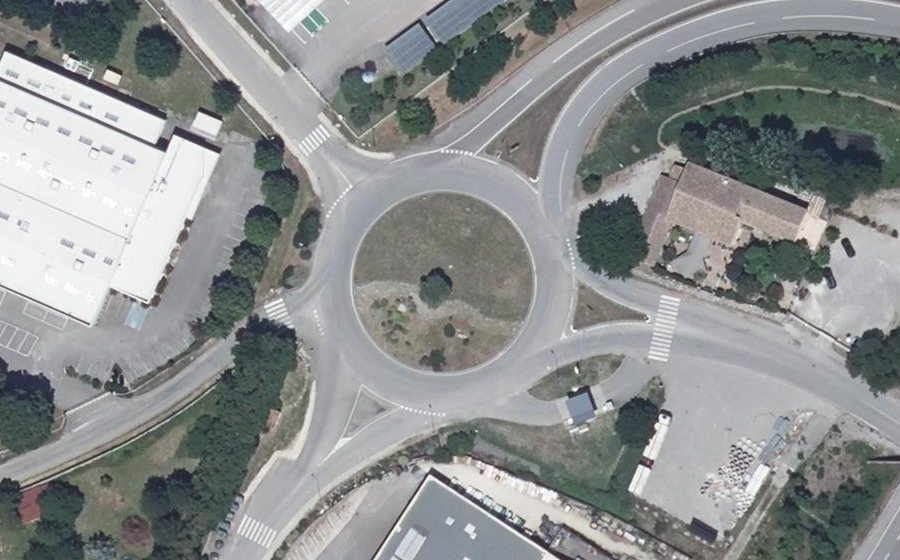 Vue aérienne du Rond-point anonyme n°8020323