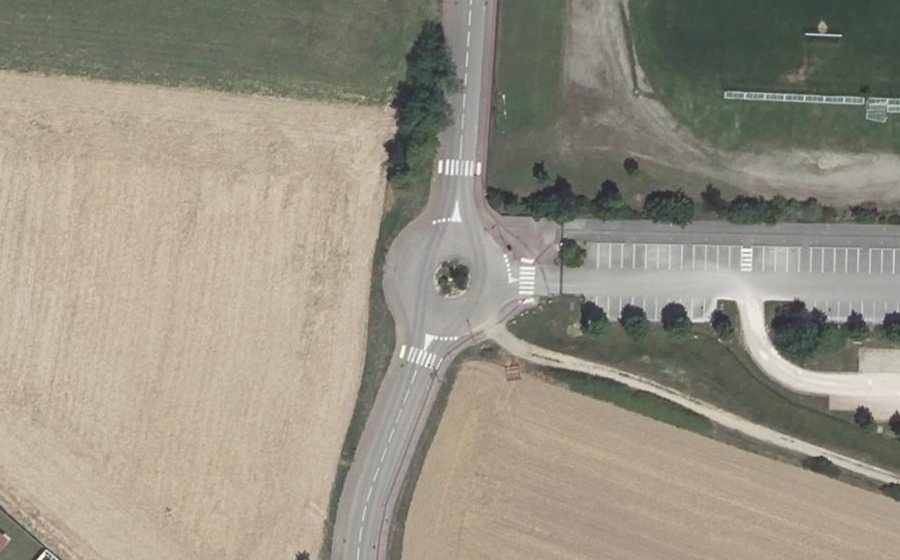 Vue aérienne du Rond-point anonyme n°802089936