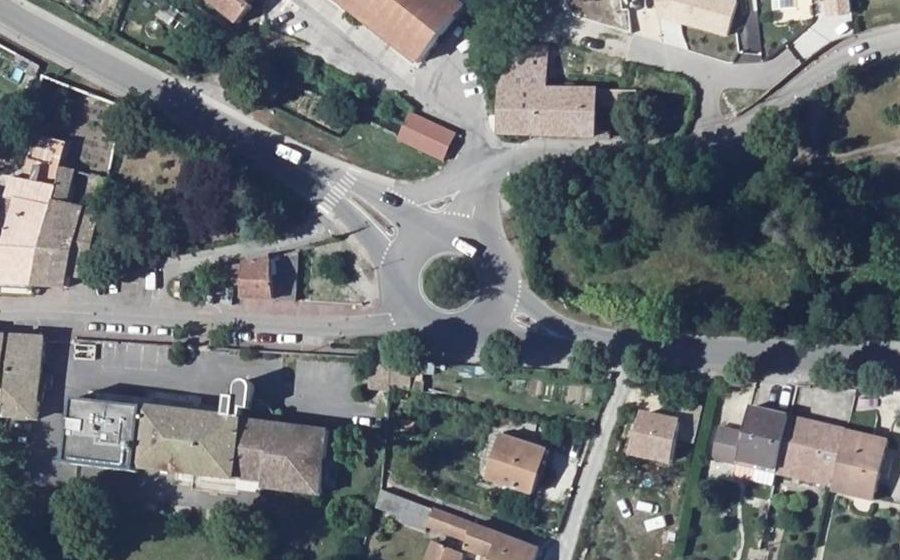 Vue aérienne du Rond-point anonyme n°8021405