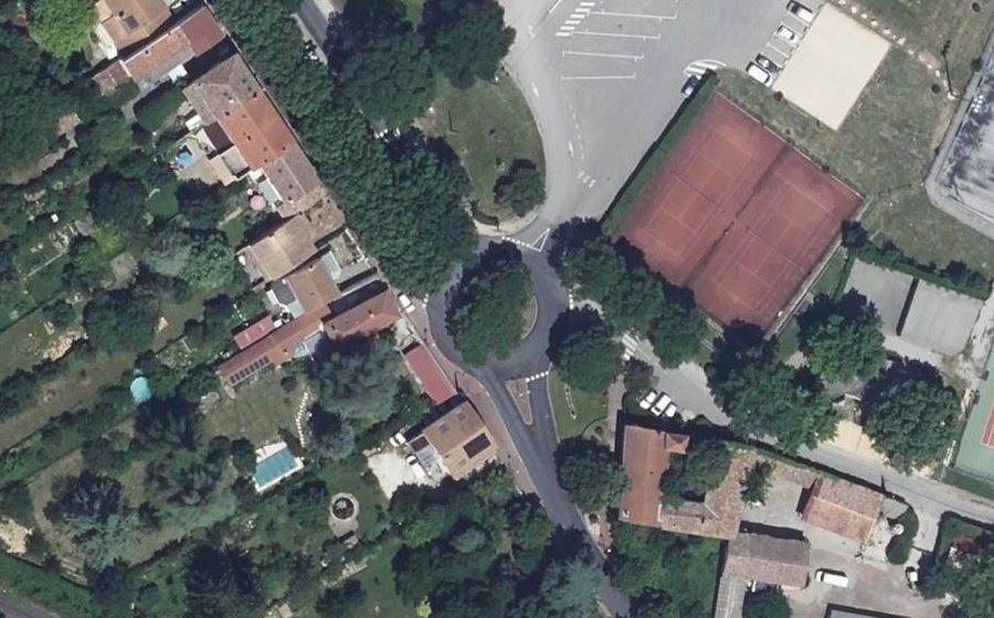 Vue aérienne du Rond-point anonyme n°8021739