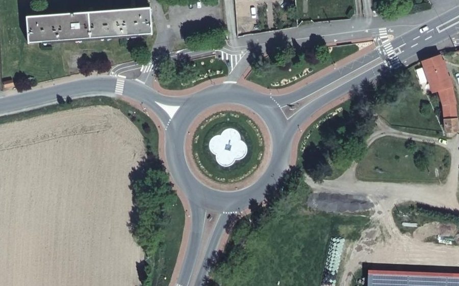 Vue aérienne du Rond-point anonyme n°8022441