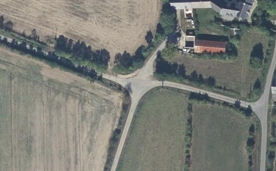 Vue aérienne du Rond-point anonyme n°80228525