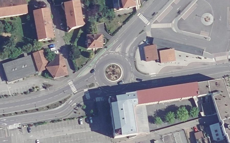 Vue aérienne du Rond-point anonyme n°80230572