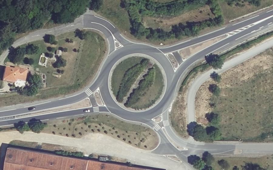 Vue aérienne du Rond-point anonyme n°8024355