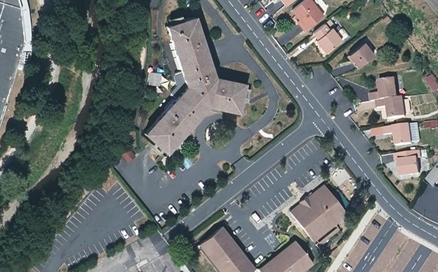 Vue aérienne du Rond-point anonyme n°802483498