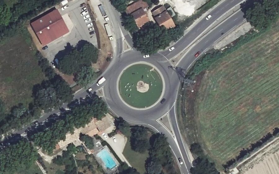 Vue aérienne du Rond-point anonyme n°8026454