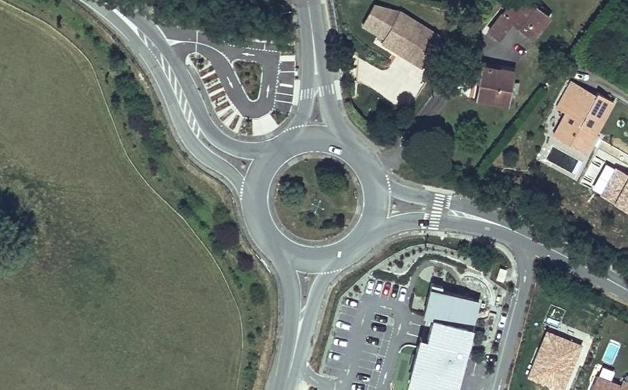 Vue aérienne du Rond-point anonyme n°8027374
