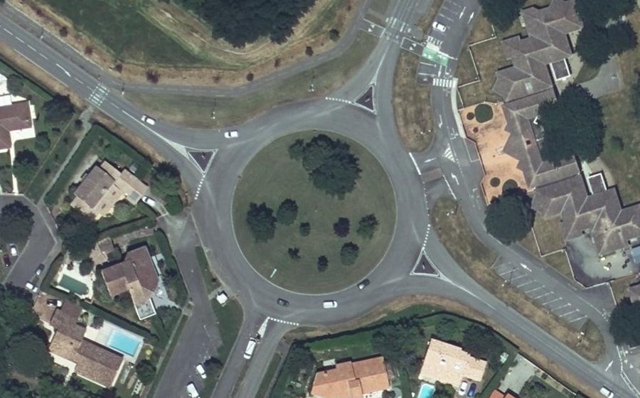 Vue aérienne du Rond-point anonyme n°8029137
