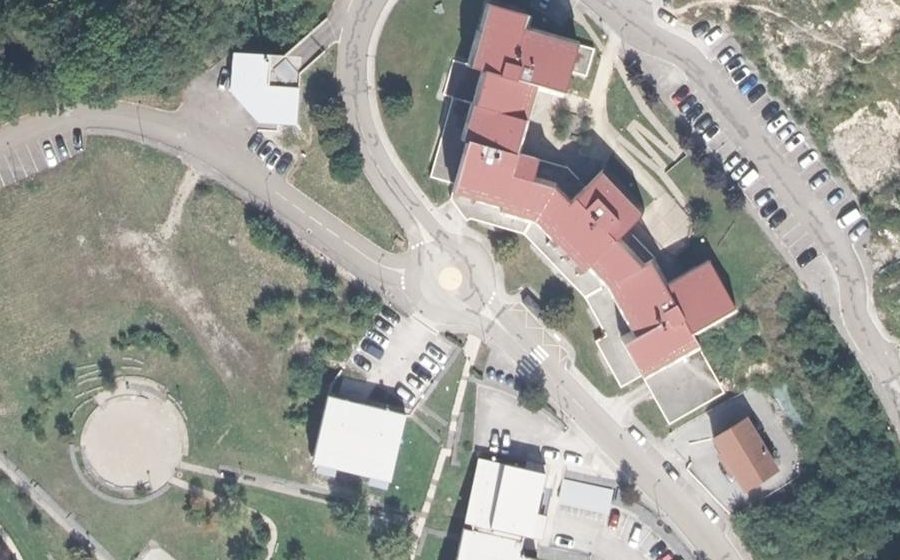 Vue aérienne du Rond-point anonyme n°803121390