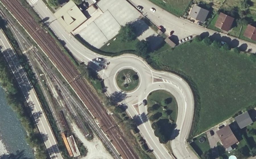 Vue aérienne du Rond-point anonyme n°8032596