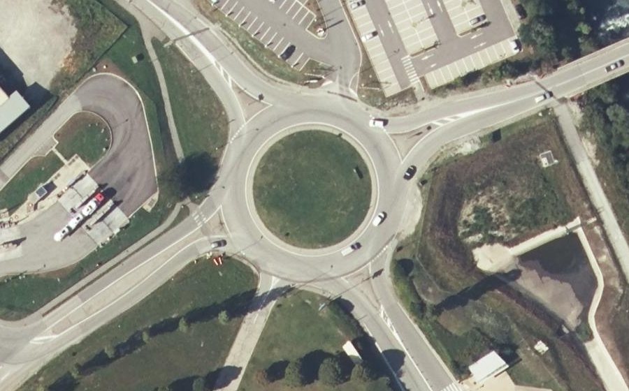 Vue aérienne du Rond-point anonyme n°8032617