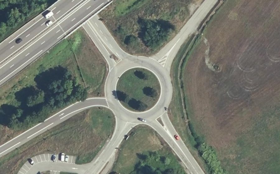 Vue aérienne du Rond-point anonyme n°8032642